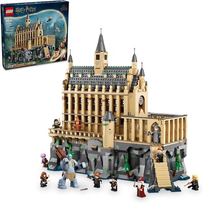 Harry Potter Hogwarts Castle: The Great Hall, Castle Toy Playset with 11 Minifig