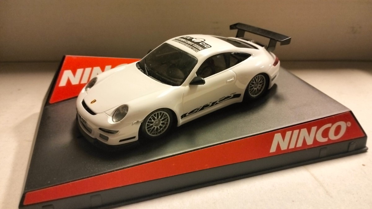 Voiture de circuit porsche 997 rally nupel xlot /28 Ninco