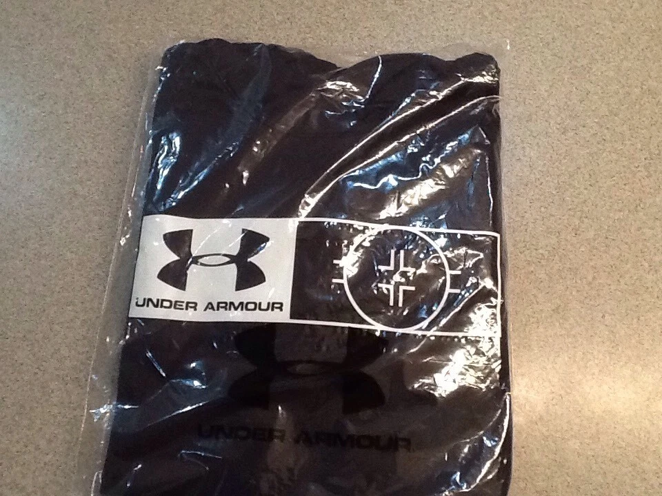 Moletom com capuz Under Armour hóquei JUVENTUDE grande PRETO****VENDA*****20% de desconto***** - Imagem 3 de 4