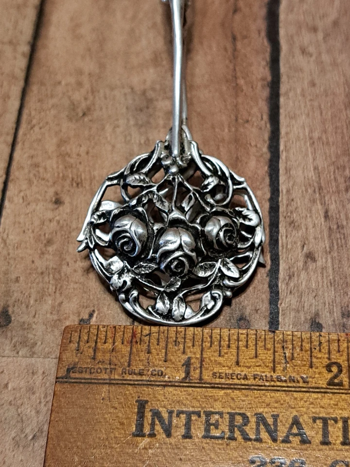 Pinzas para servir pastelería europeas vintage de plata de ley 830 Foto 3 de 4