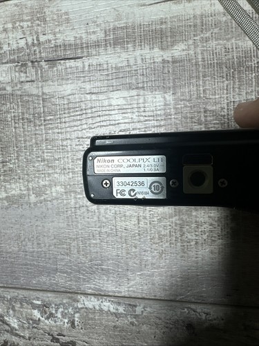 Nikon Coolpix L11 6MP Digital Camera 3x Optical Zoom with Case - Picture 8 of 11