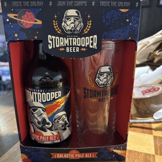 LEER Stormtrooper Bier Star Wars "Galactic Pale Ale" und Stormtrooper Glas.