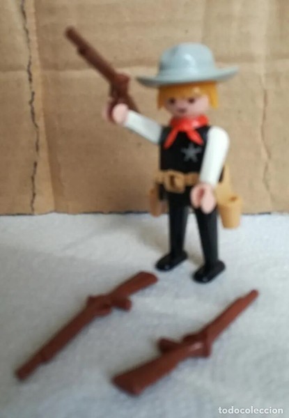 Figura Playmobil: Sheriff, con sombrero, cinturon con cartucheras y tres rifles