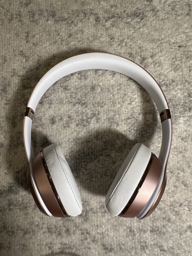 Beats Solo3 Wireless On-Ear Headphones - Apple W1 Headphone Chip, Bluetooth - Picture 5 of 9
