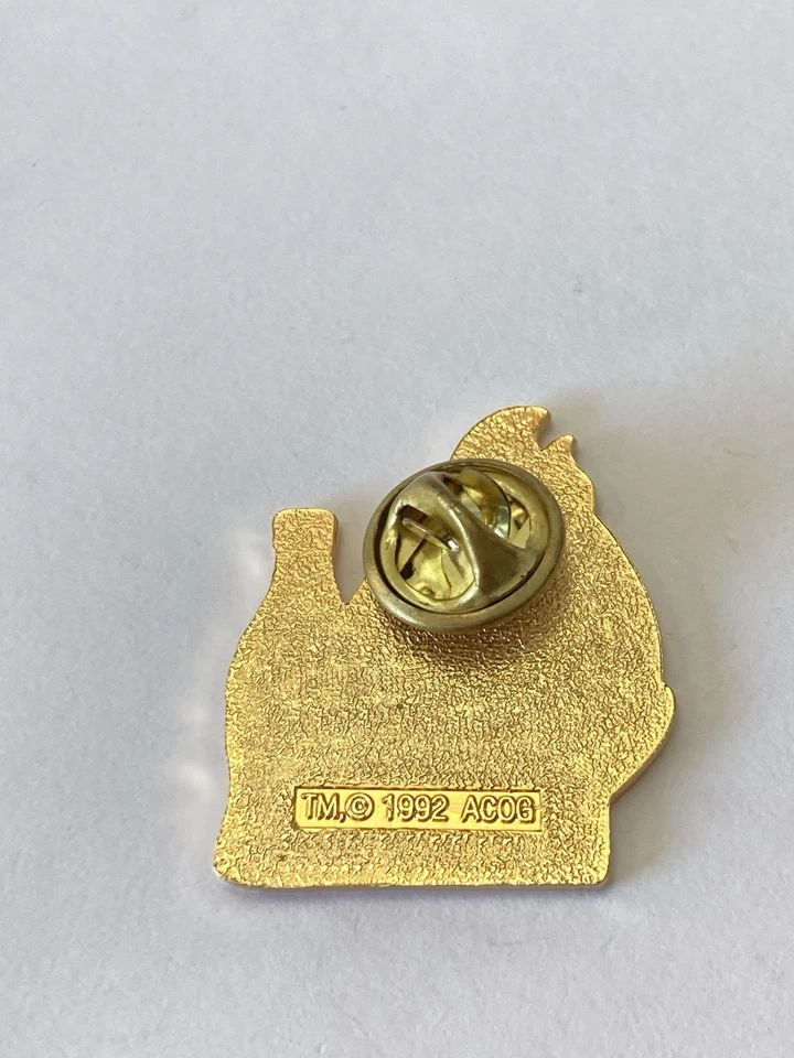 Prendedor esmaltado vintage de lucha libre de los Juegos Olímpicos de Atlanta botella de Coca Cola ortografía alemana Foto 3 de 4