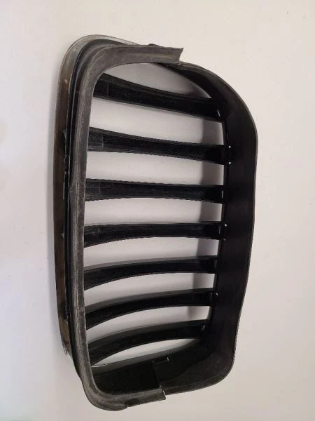 2007-13 BMW X5 RH Passenger Grille Hood Black And Chrome Finish   — 第 4/4 张图片