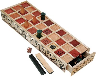 We Games Holz Senet Spiel - Ein altägyptisches Brettspiel [Parallelimport]