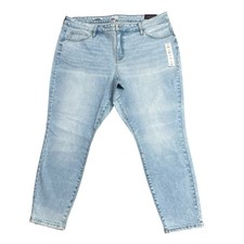 Ava  Viv Jeans Skinny Mid Rise Light Wash Stretch Denim Basic Casual Blue NWT