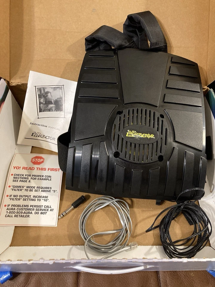 Ropa de juego de realidad virtual Aura Interactor - Funciona con Sega Genesis y SNES Foto 3 de 4