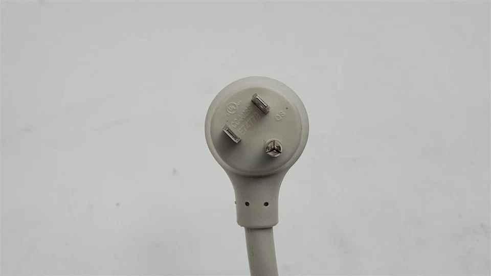 Belkin BE107200-06 7-Outlet 6' White Home/Office Surge Protector 120V Lot 10 - Image 3 of 4