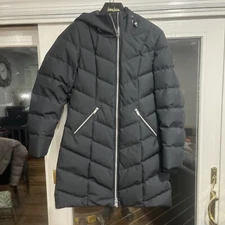 Moose Knuckle Women’s Coat Size Small 100 Percent Real 