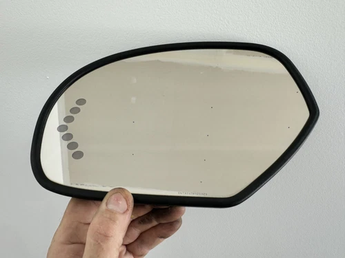 ✅ 2007 - 2014 Cadillac Chevrolet GMC Mirror Glass Turn Light Heated Left LH OEM