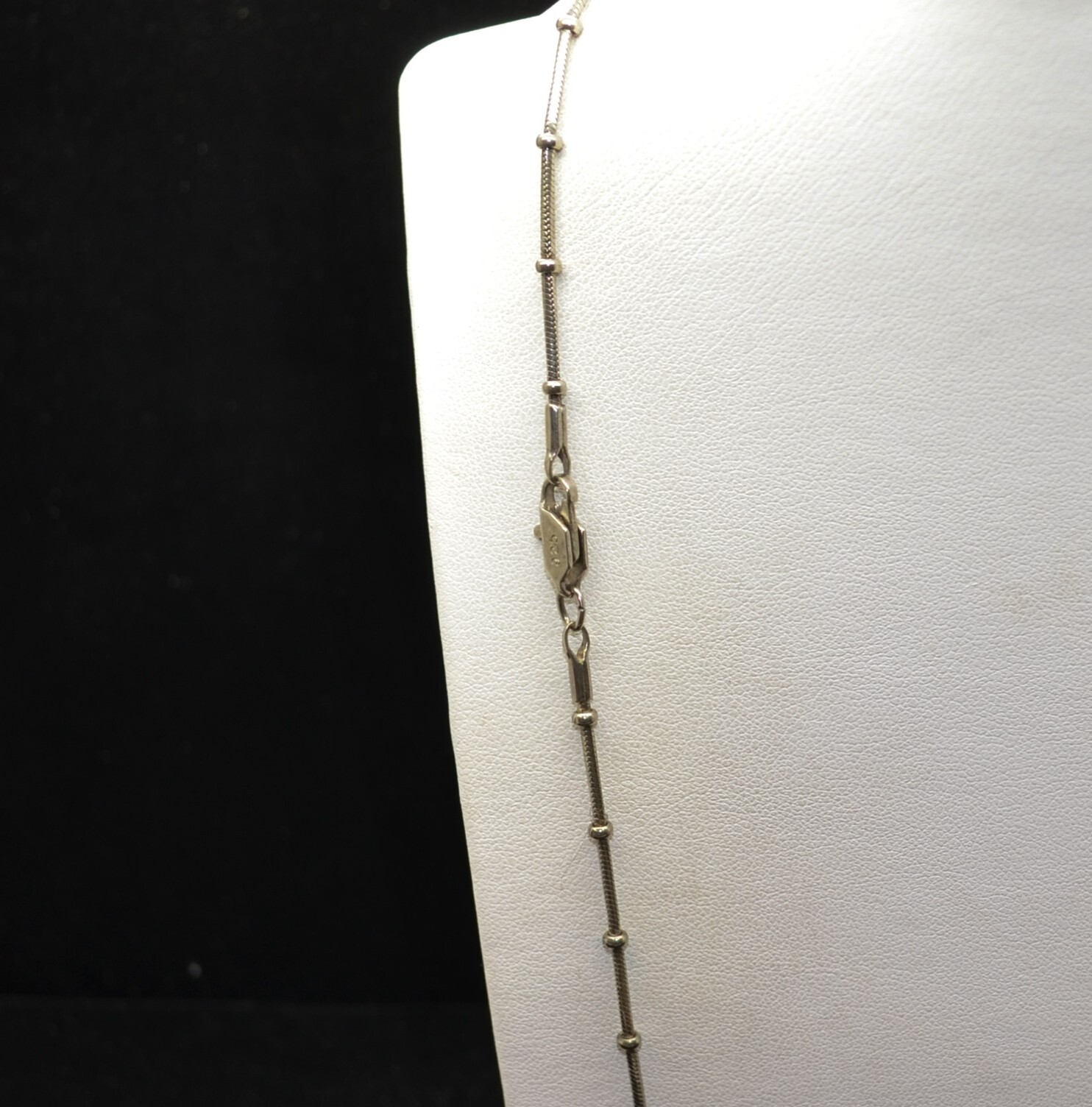 Sterling Silver Gorgeous Dotted Pattern Chain Nec… - image 3