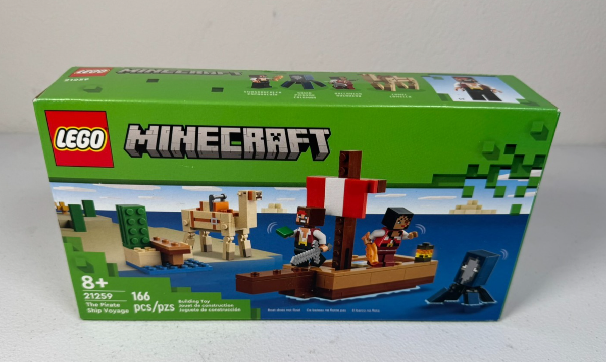 LEGO Minecraft The Pirate Ship Voyage 21259 Building Set