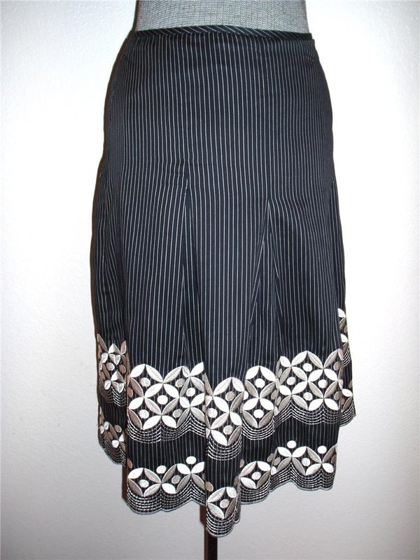 ANN TAYLOR Black & Beige Stripe Embroidered Floral Skirt NWOT 6
