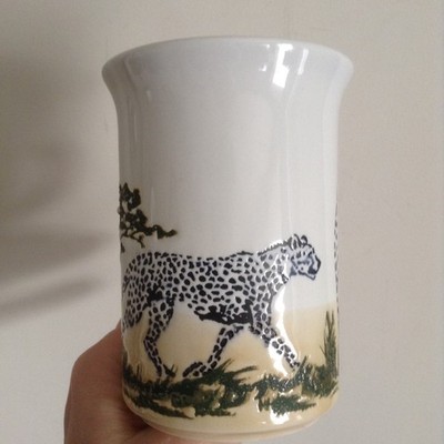 Vintage 70s Churchill Cheetah Prowling The Savannah Grasslands 1105mm Mug