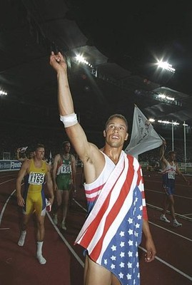 Dan O'Brien USA waves to the crowd after winning the Decathlon ev 1993 Old Photo