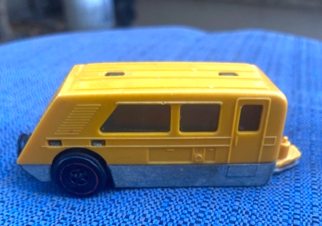 1972ホットウィールRevvers Camper トレーラー 香港ヴィンテージ s-l400.jpg