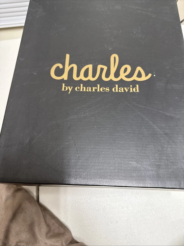 Botas altas de Charles David. Microgamuza Taupe. Mujer Talla 8. Pantorrilla ancha Foto 4 de 4