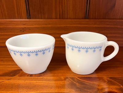 Vintage Pyrex SNOWFLAKE BLUE Open Sugar Bowl Creamer Cream Pitcher