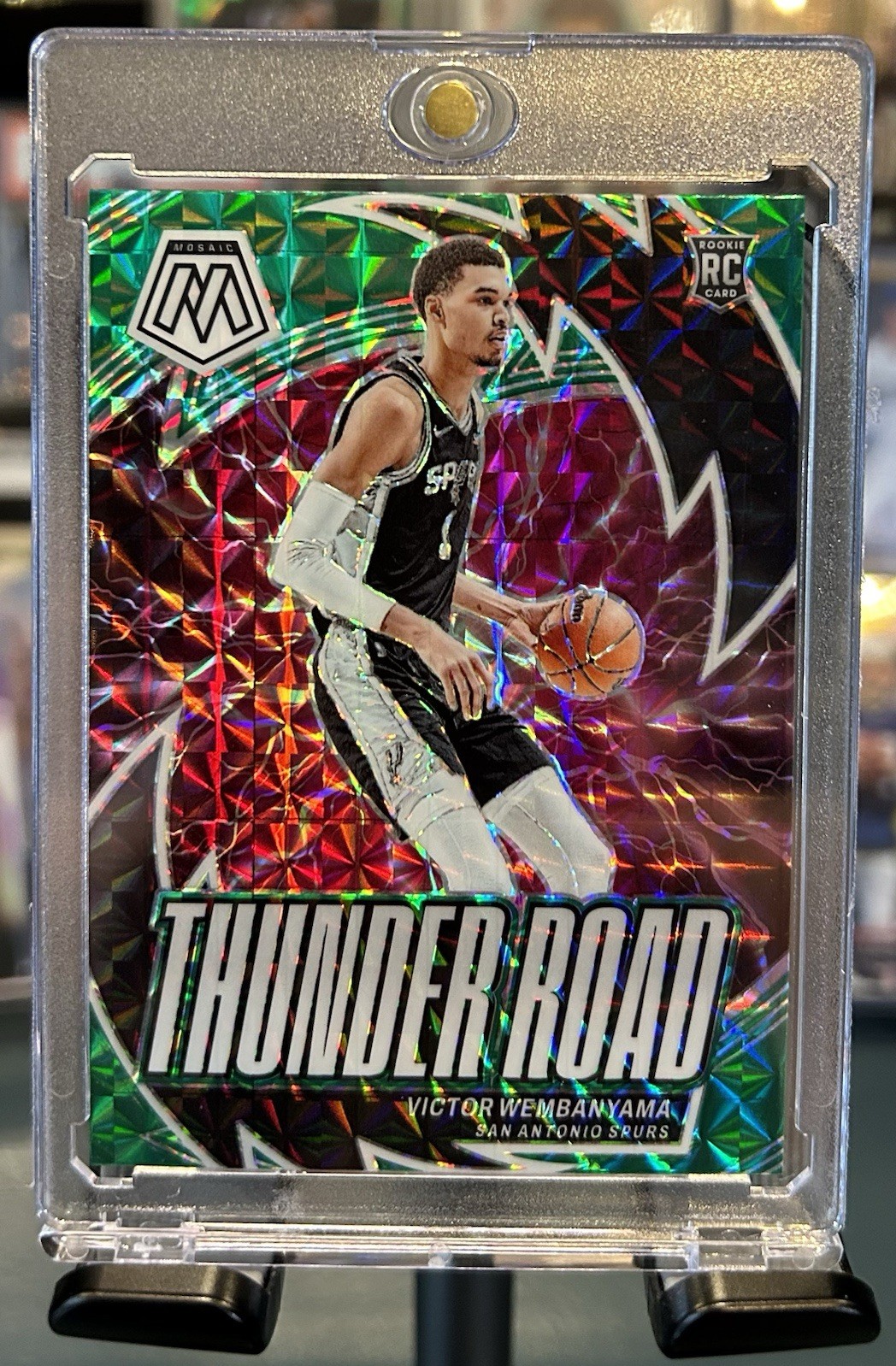 2023-24 Mosaic Victor Wembanyama Thunder Road Green Mosaic Prizm Rookie Card