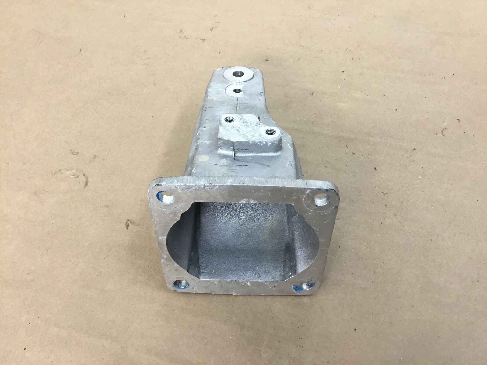 Aston Martin DB9 GT 2016 Right Passenger Transmission Mount Bracket 13-16 |:Y
