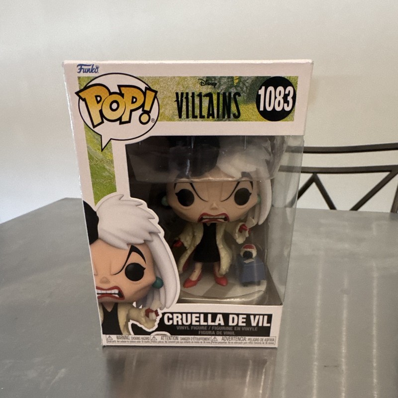 Funko Pop! Vinyl Disney Villains Cruella de Vil #1083 Vinyl Figure