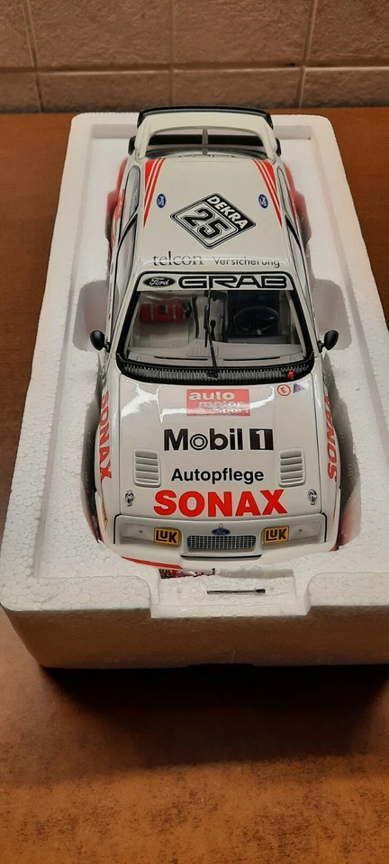 FORD SIERRA RS 500 DTM 1989 - Minichamps 1/18 - Immagine 3 di 4