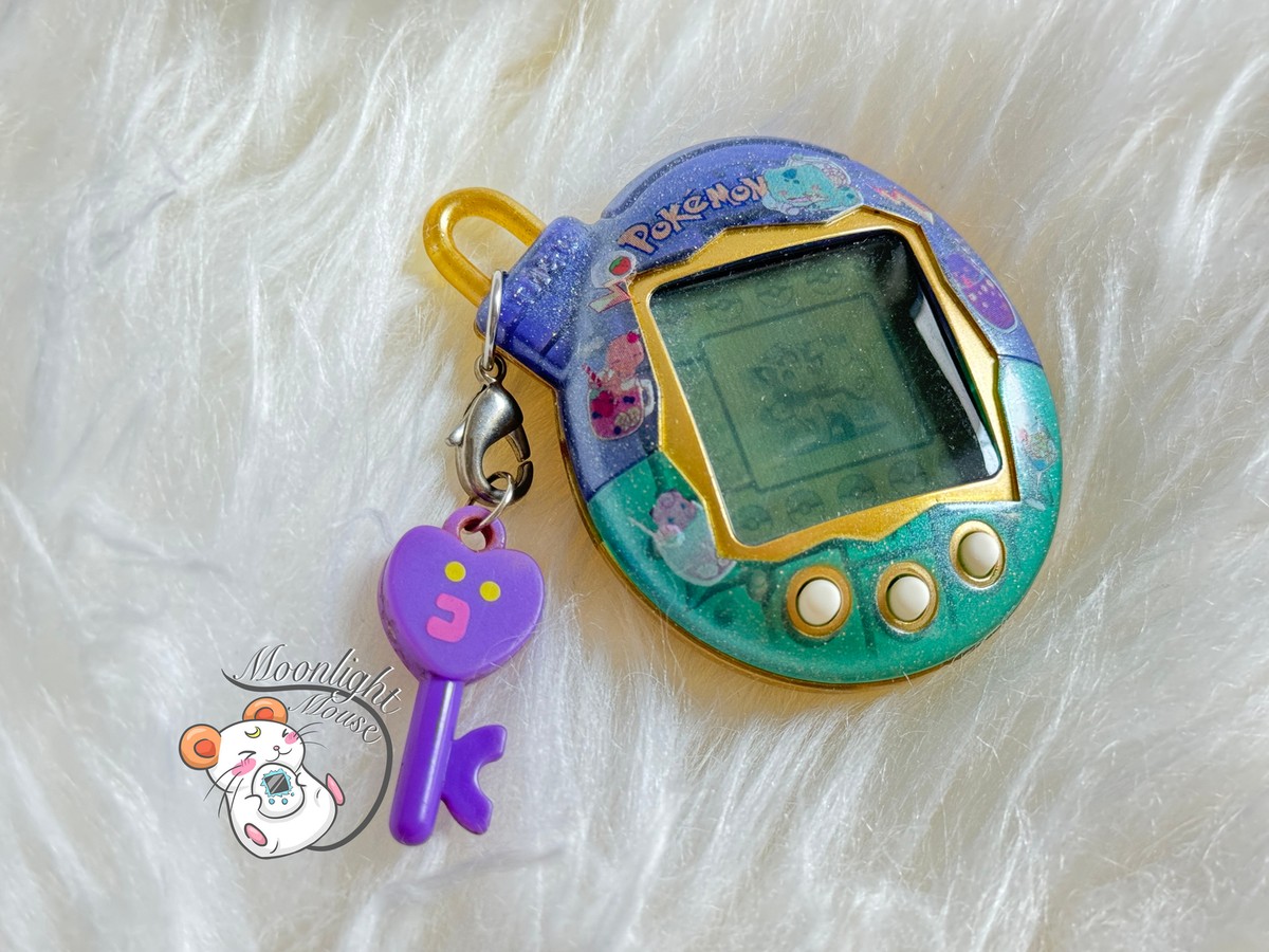 CUSTOM: Tamagotchi Connection v5 Familitchi Pokemon Cocktails Gold