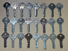 Lot of 24 Vintage Steel SLAYMAKER Lock Keys Hobby Crafts Steampunk Jewelry 2