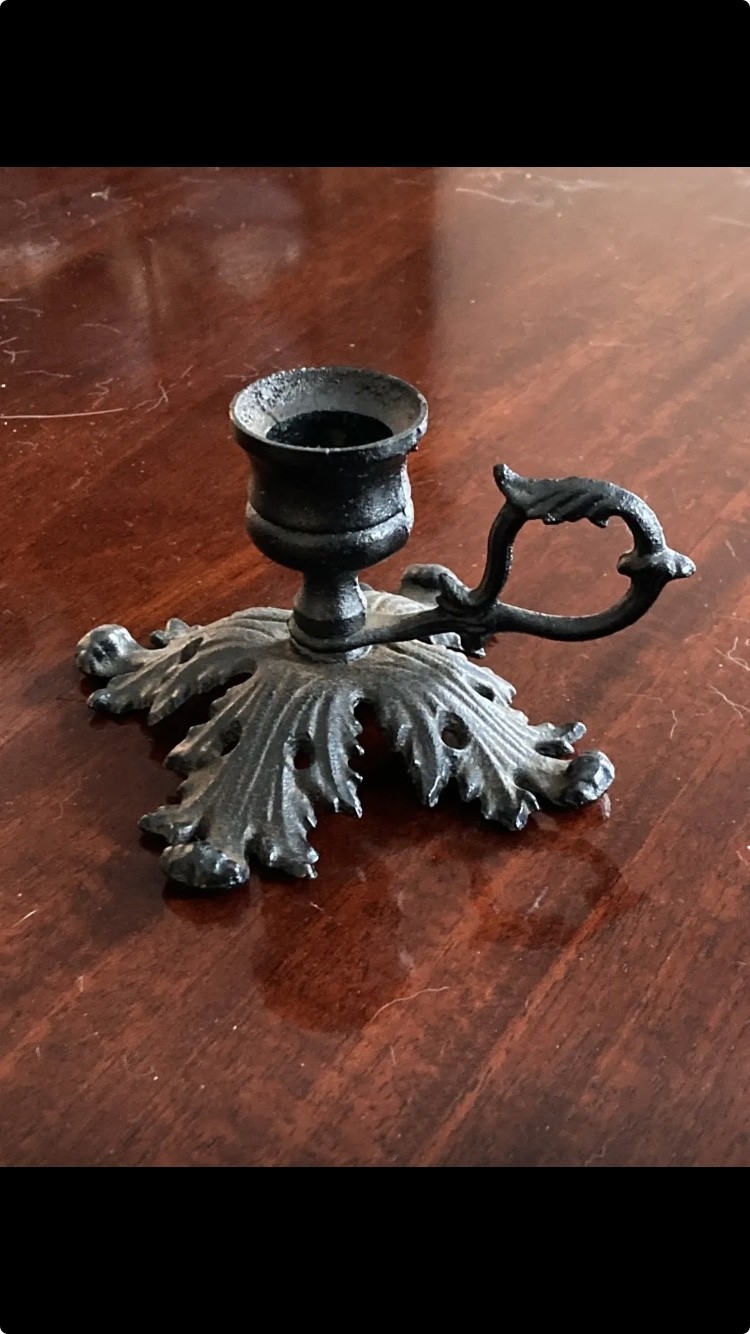 Gothic Art Leaf Base Collectible
