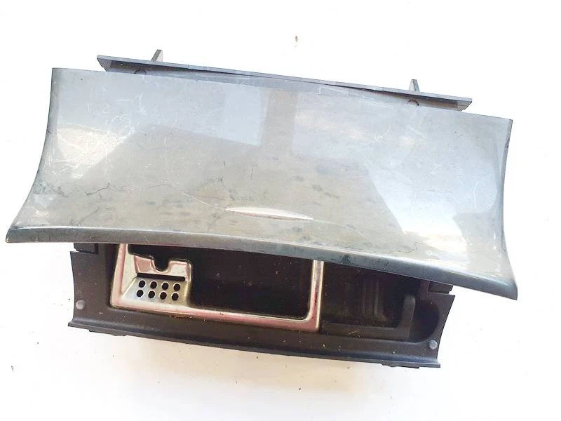 a2118101330 Cenicero Mercedes-Benz Clase E de1945345-13 Foto 2 de 3