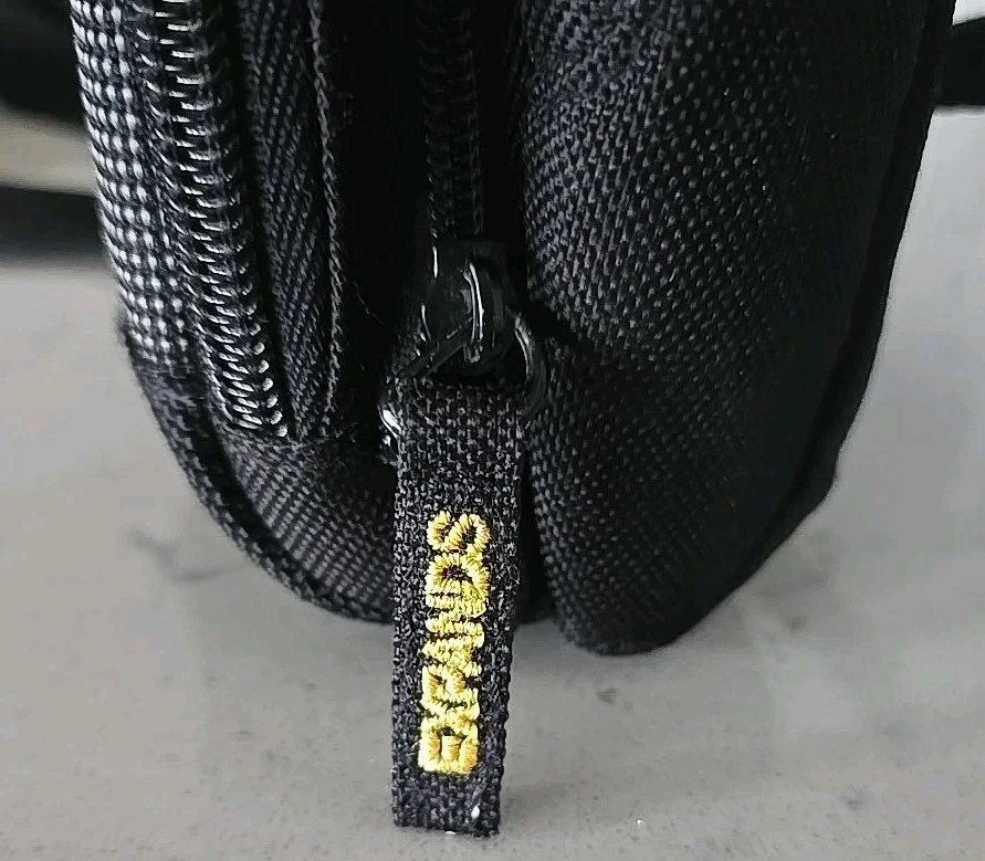 CASE LOGIC Small Soft CAMERA/PHONE/VIDEO GAME Black Travel Bag w/Adj Strap EUC - Image 3 of 4