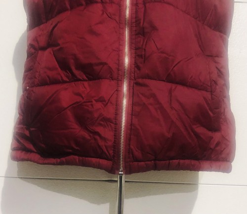 Old Navy Puffer Vest Burgundy Women’s Size Medium Full Zipper Snap Pockets - Picture 3 of 5