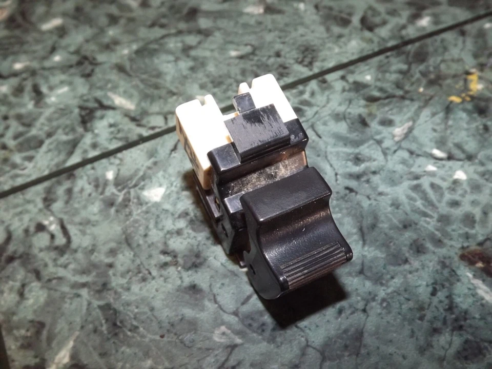 00-06 OEM Toyota Tundra XK30 XK40 conjunto de interruptor de ventana eléctrica para pasajero delantero R Foto 2 de 4