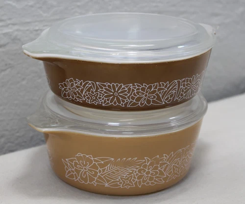 Set of 2 Vintage PYREX Woodland Casserole Dishes With Lids 471-B & 472-B   READ