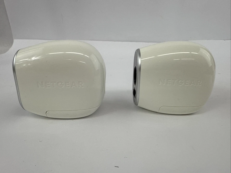2 NETGEAR ARLO VMC3030 Indoor/Outdoor Security Cameras with Mounts Untested - Image 4 of 4