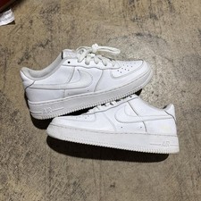 White Nike Air Force 1 sneakers Size 6Y #airforce1 #basketball