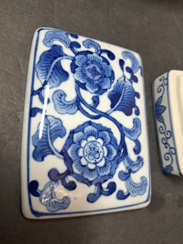 Blue and White Porcelain Trinket Box 4 3/4'' Long - Picture 7 of 7