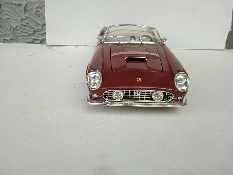 1998 MATTEL Inc. - FERRARI 250 GT CALIFORNIA SPIDER 1961 (COLORE MARRONE) - Immagine 3 di 4