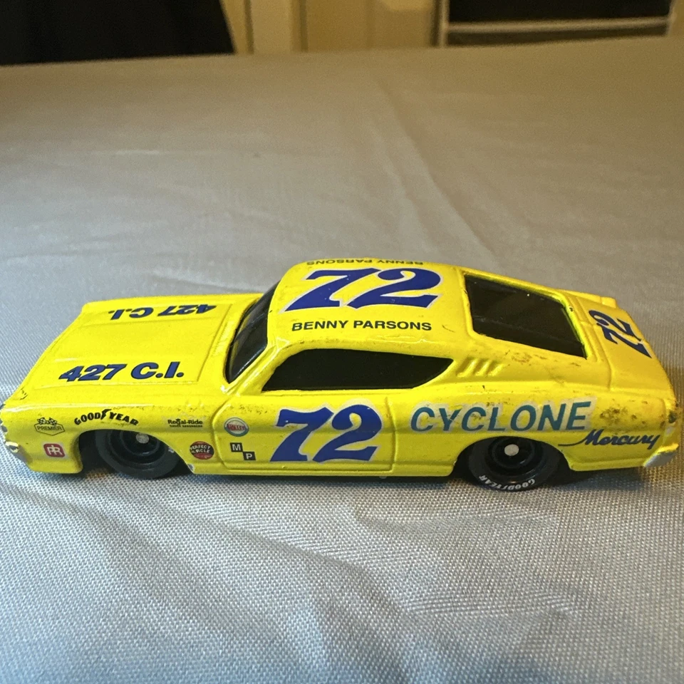 1992 Racing Champions #72 Benny Parsons Yellow 69 Mercury Cyclone 1/64 Diecast - Image 3 of 4