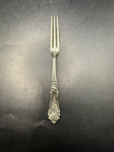 La Marquise Sterling Berry Fork 1895 Monogram Reed & Barton 4.5”