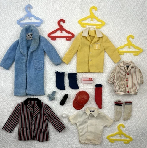 LOT OF VINTAGE 1960's MATTEL BARBIE RICKY CLOTHES ACCESSORIES
