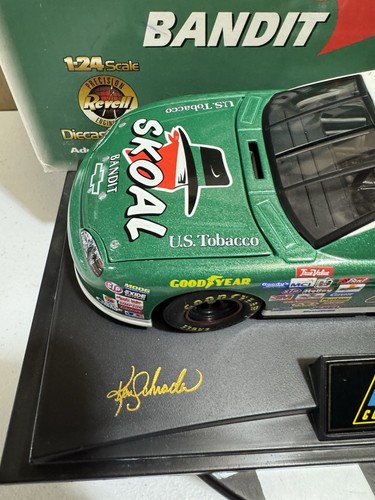 Ken Schrader #33 SKOAL 1998 Revell 1/24 Nascar Diecast With Case - Picture 2 of 14