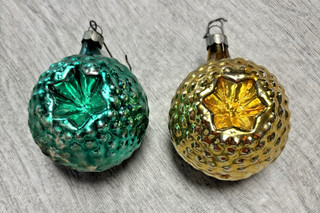 2 Vintage Glass Double Indent Bumpy Shiny Brite Christmas Ornament Green/Gold