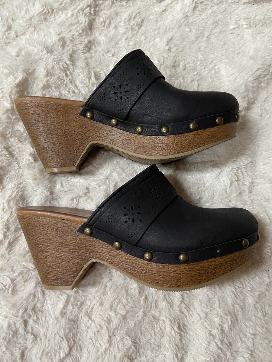 american eagle mule shoes