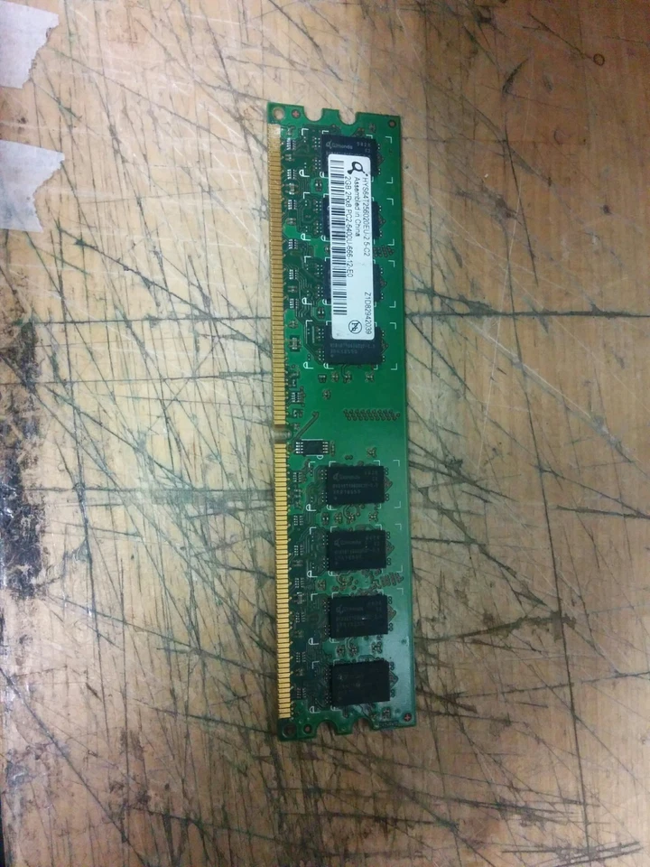 HYS64T256020EU-2-5-C2 2GB PC2-6400U Random Access Memory RAM - Image 2 of 4