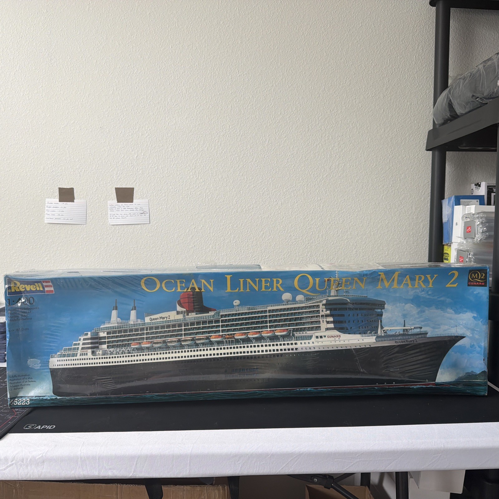 - (05223) - 1:400 Scale Model, Unused