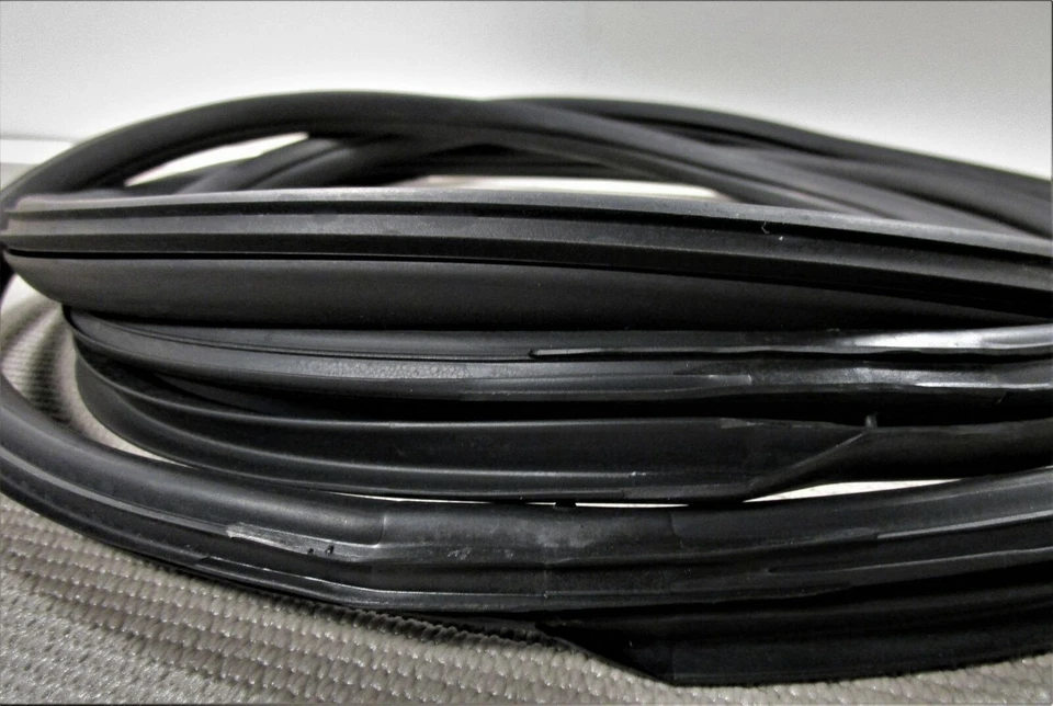 Ford Fairlane Mercury Comet 1966-1967 2 puertas techo rígido ventana trasera junta de goma sellado Foto 2 de 2