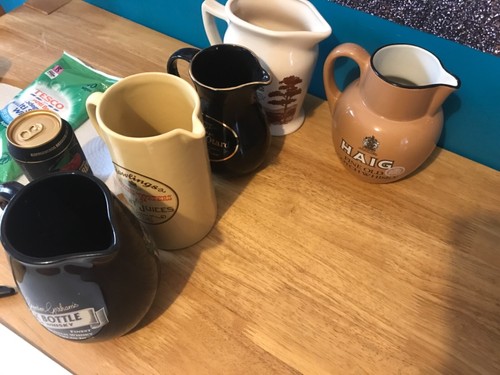 Pub jugs whiskey,bells,teachers,grouse,black bottle etc. Tobacco jugs also - Foto 3 di 337